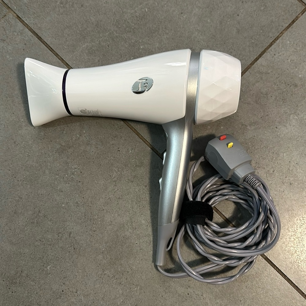 T3 Hair Dryer Featherweight 2